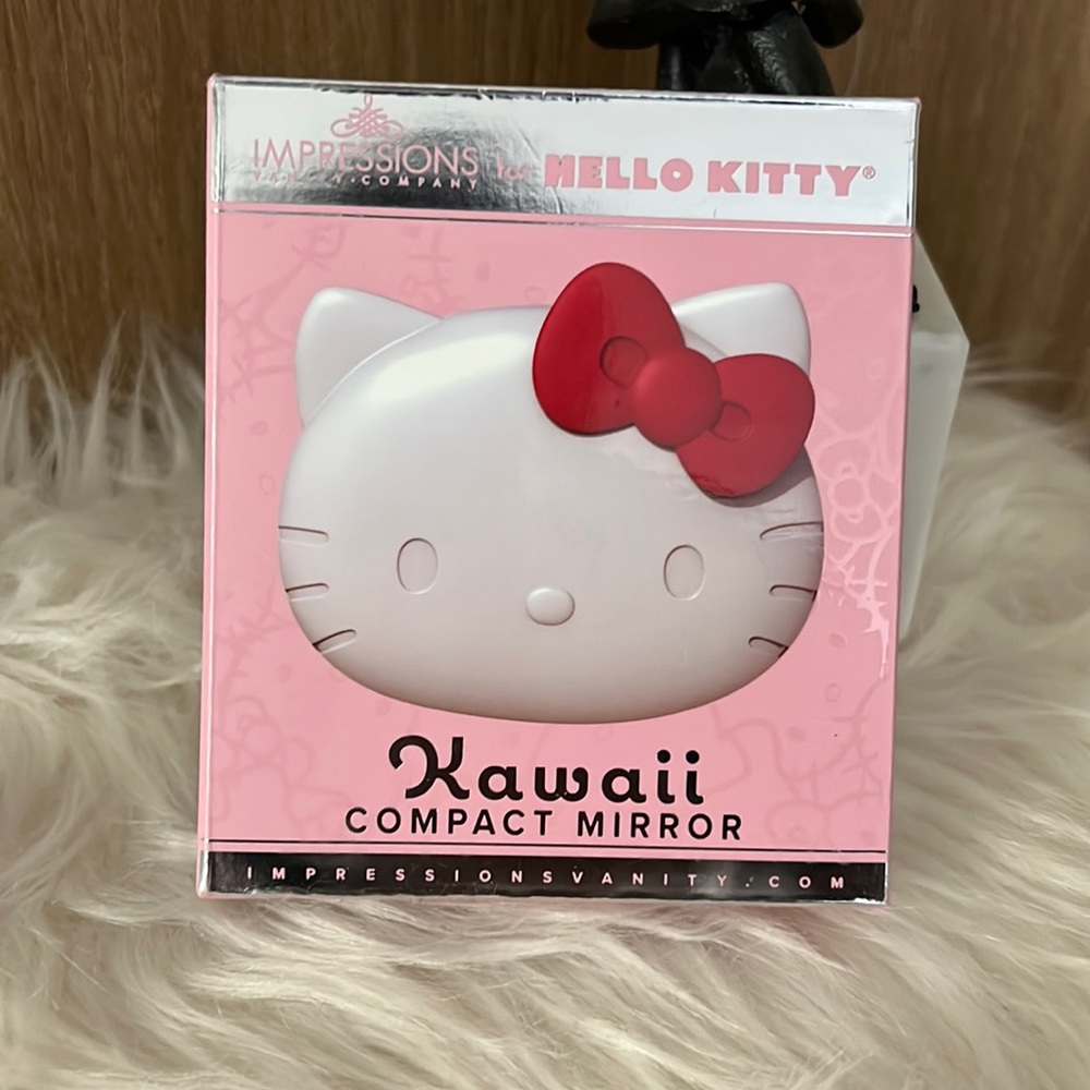 Hello Kitty compact mirror!